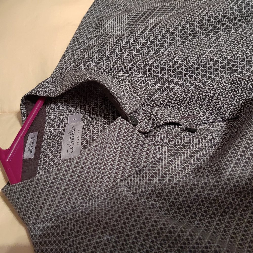 Calvin Klein Gray Black Geometric Short Sleeve Button Down Shirt Mens Medium